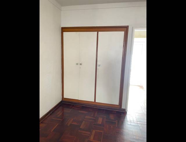 0.5 BEDROOM APARTMENT RENTED IN ORANJEZICHT